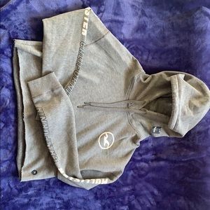 Girl’s Hollister hooded crop top